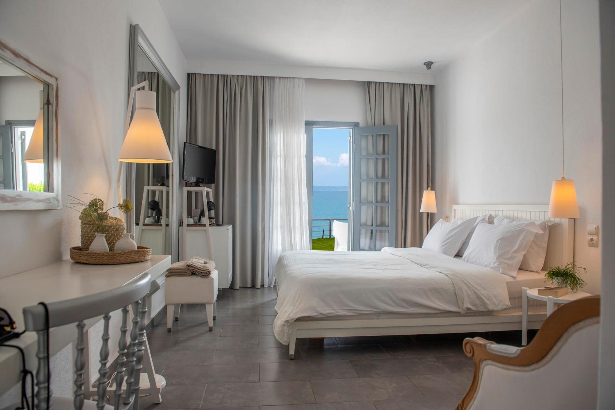 White Suites Resort 阿菲托斯 外观 照片